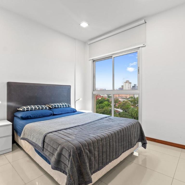 Hermoso Apartamento con Cochera y Parrilla! Vista a Villa Morra 5 - Apartamento de 1 dormitorio - 1