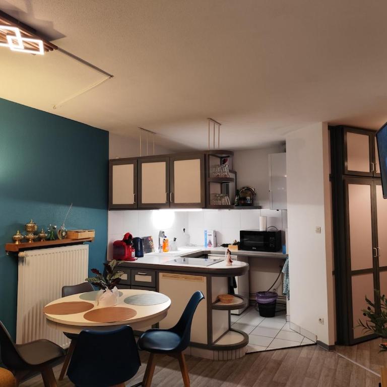 Flat near center free parking inside 4 people - Appartement Familial 1 Chambre - 25