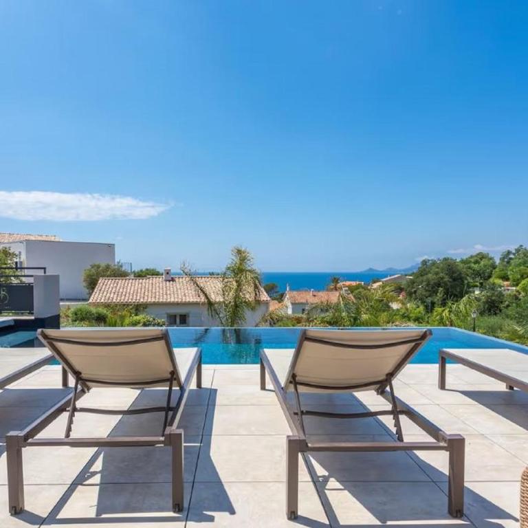 Exclusive Stunning Views Pool - Villa - 20