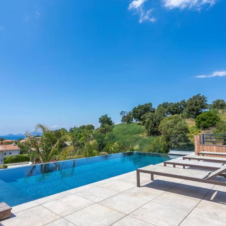 Exclusive Stunning Views Pool - Villa - 27