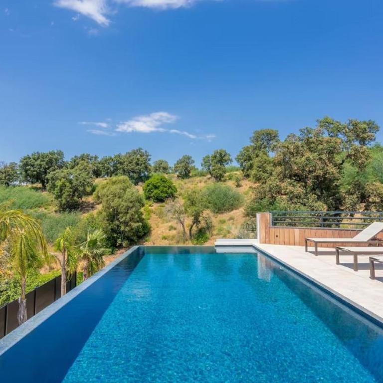 Exclusive Stunning Views Pool - Villa - 35