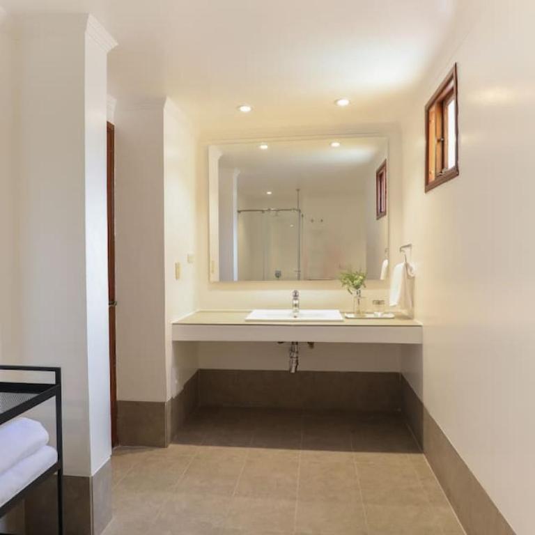 Urban Charm Your Zona G Escape Awaits 501 - One-Bedroom Apartment - 10