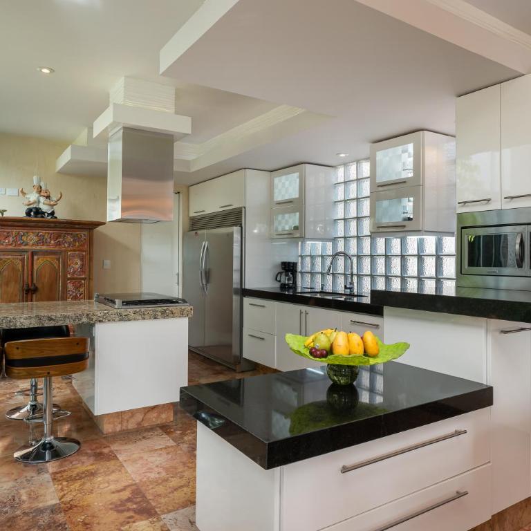 Abacanto Estate, Luxury Villas with Infinity Pool & City Views - Villa con piscina privada - 2