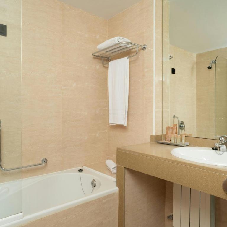 Hotel Euroski Mountain Resort & Spa - Habitación Estándar - Cama extragrande - 3