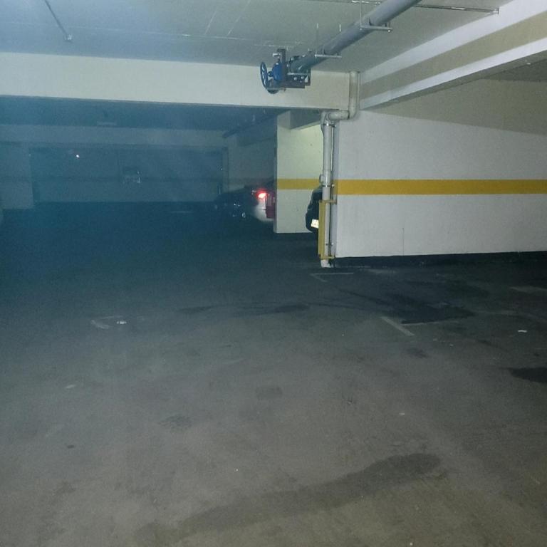 Large Urban Oasis Balcony y Parking y Metro L2 y L4A - Two-Bedroom Apartment - 21