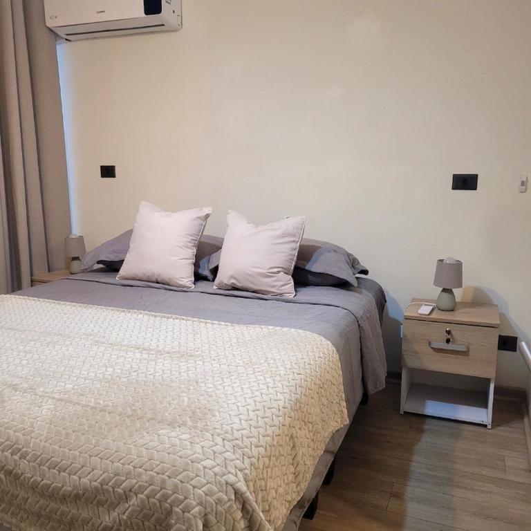 Large Urban Oasis Balcony y Parking y Metro L2 y L4A - Two-Bedroom Apartment - 10