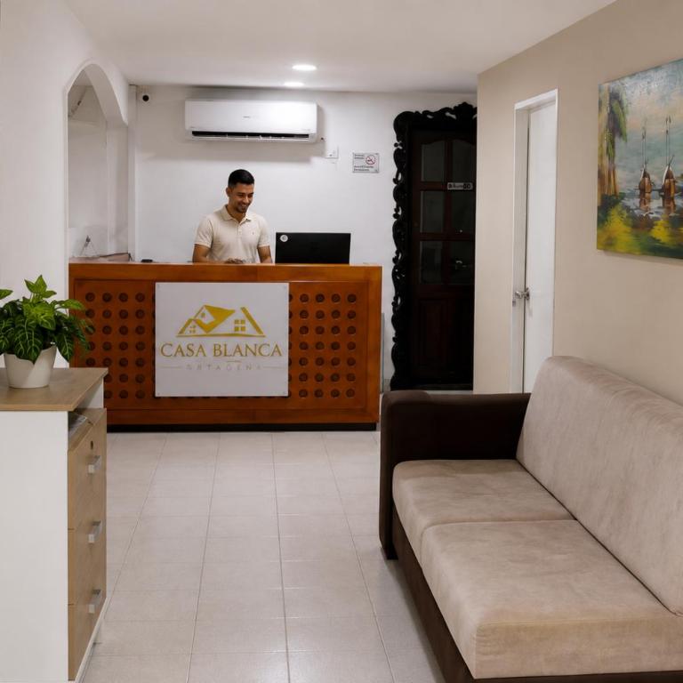 Hotel CasaBlanca ctg - Family Room with Private Bathroom - 1