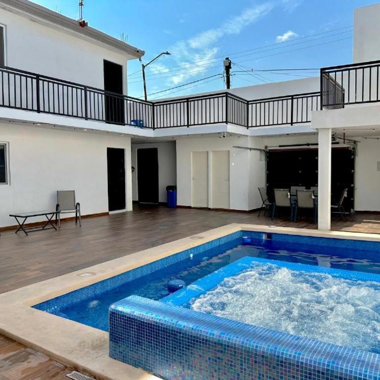 Extraordinario departamento con alberca y jacuzzi - Apartamento de 2 dormitorios - 1