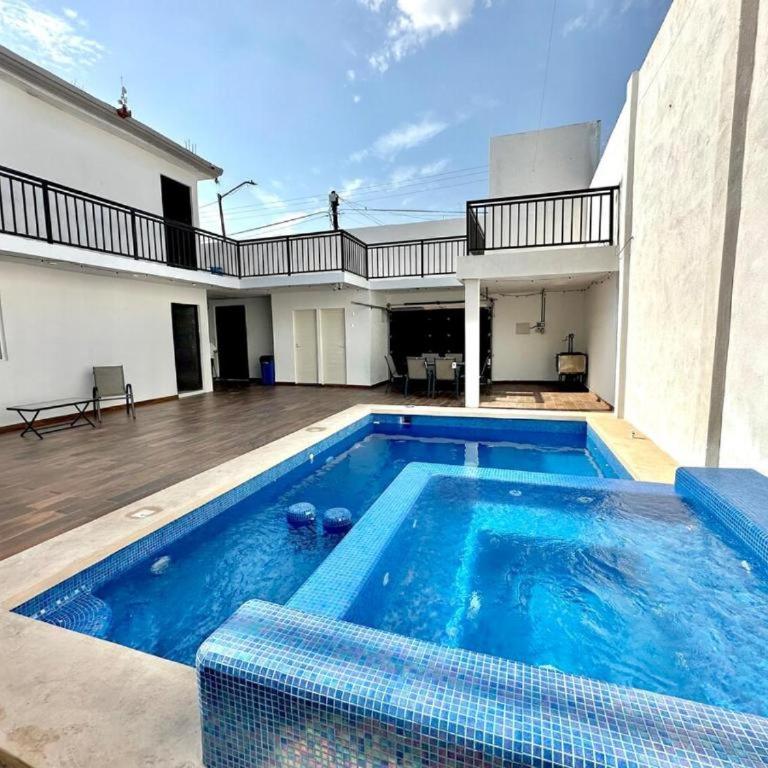 Extraordinario departamento con alberca y jacuzzi - Apartamento de 2 dormitorios - 11