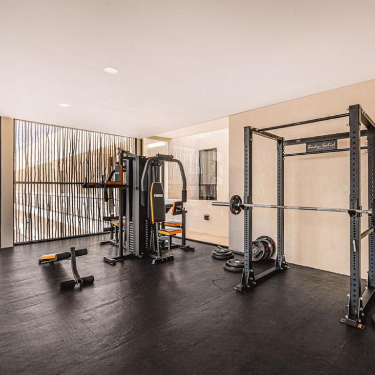Divine 2BR with Beach Access Gym Fast WiFi - Appartement - 15