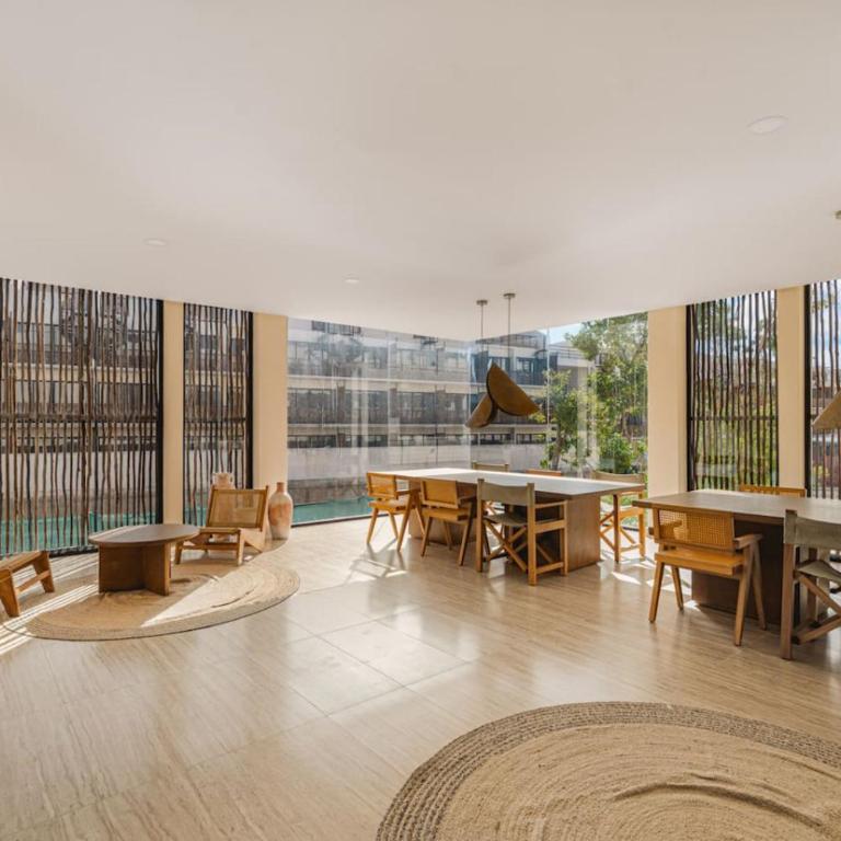 Divine 2BR with Beach Access Gym Fast WiFi - Appartement - 20
