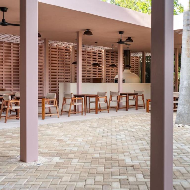 Amazing 1BR Tulum Jungle with Restaurant, Pool and Gym - One-Bedroom Apartment - 11