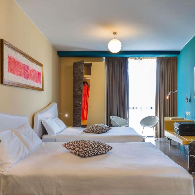 ibis Styles Catania Acireale - Suite Deluxe con 2 Letti Matrimoniali - 3