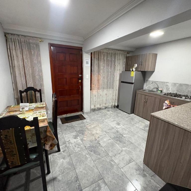 Departamentos en Cuenca - Habitación Doble con baño privado - 2 camas - 3