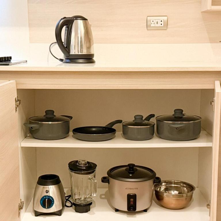 Perfect Location, 12th Fl, Queen Bed, Fast WiFi - One-Bedroom Apartment - 13