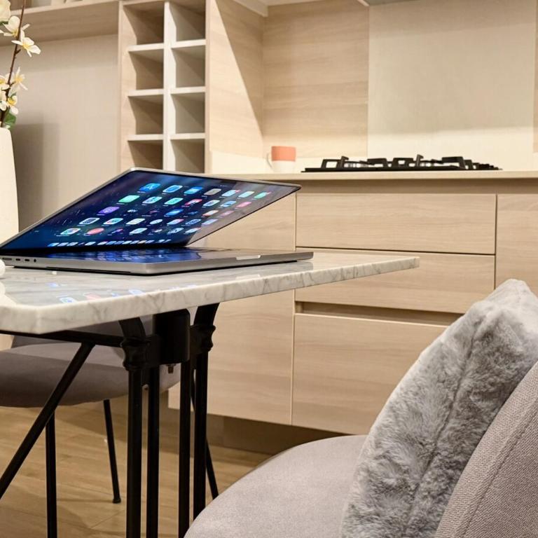 Perfect Location, 12th Fl, Queen Bed, Fast WiFi - One-Bedroom Apartment - 27