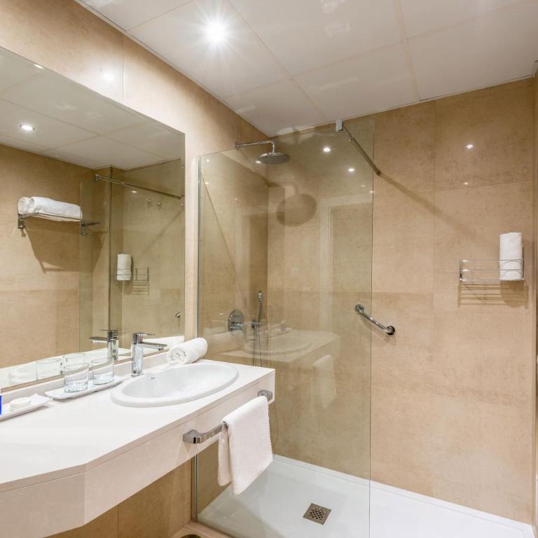 Hotel Las Arenas, Affiliated by Meliá - Habitación Estándar - 4