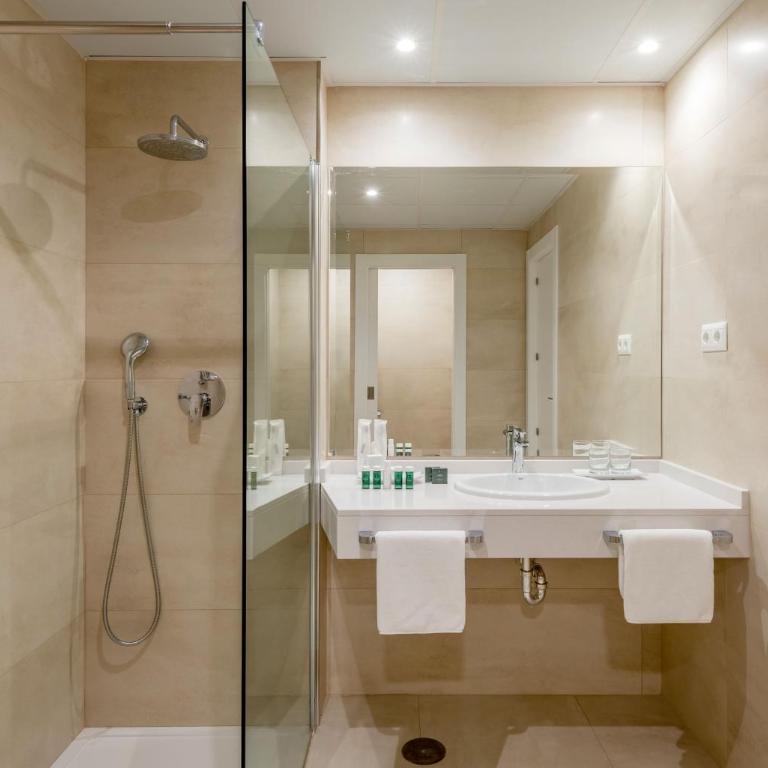 Hotel Las Arenas, Affiliated by Meliá - Habitación Superior - 3