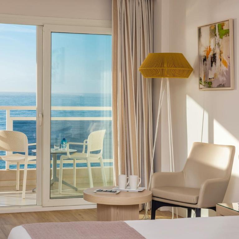 Hotel Las Arenas, Affiliated by Meliá - Habitación Prémium con vistas frontales al mar - 2