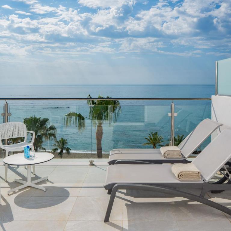 Hotel Las Arenas, Affiliated by Meliá - Premium Room Sea View with Solarium - 2