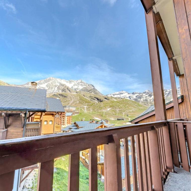 Mountain Hideaway with Ski-In and Ski Out - Appartement - 10