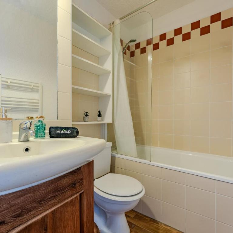 Mountain View Ski-in and out Steps from Slope - Appartement - 7