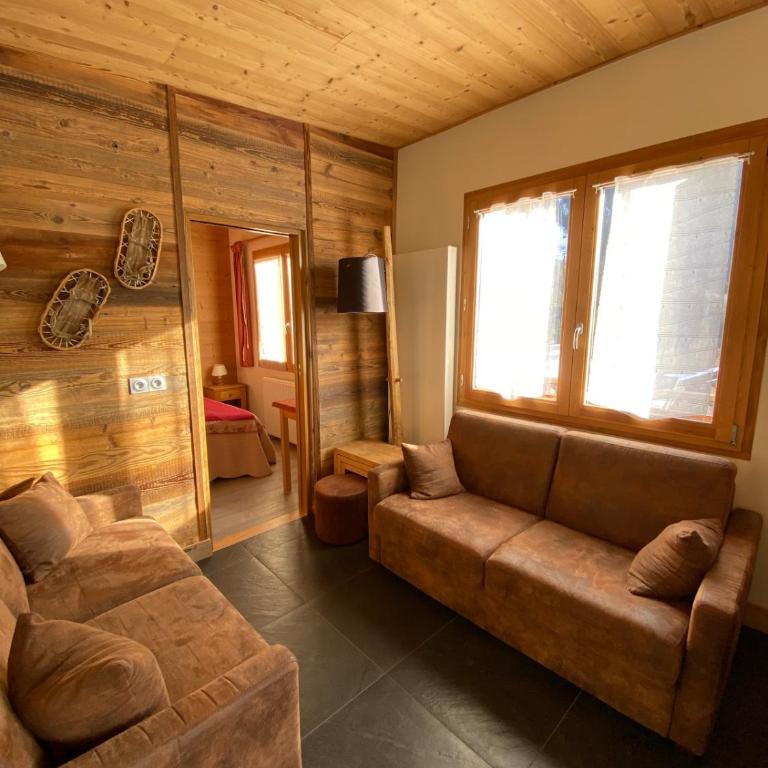 Chalet Les Lauzes - Chalet - 1