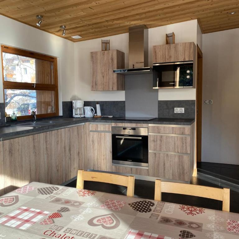 Chalet Les Lauzes - Chalet - 51
