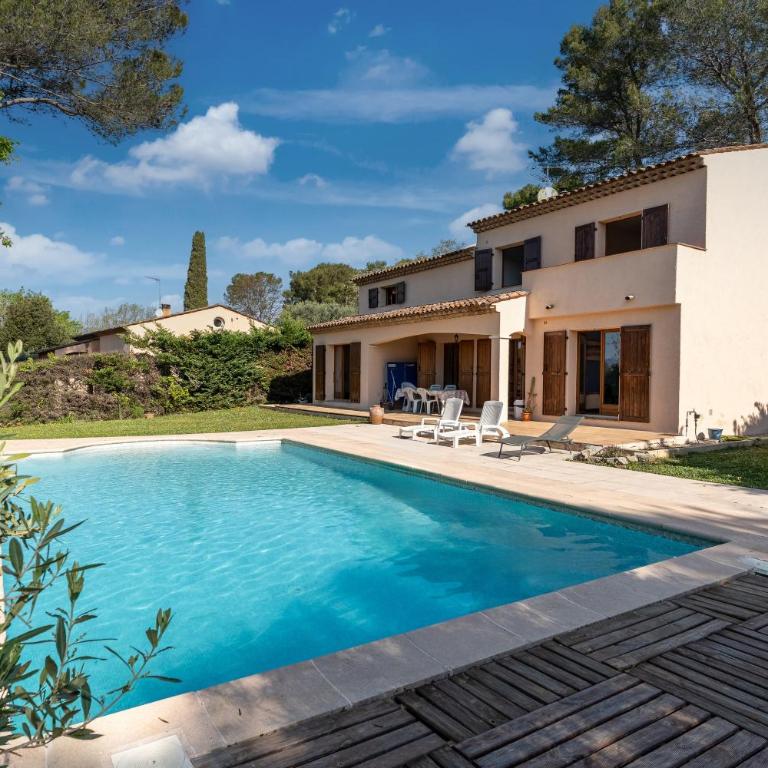 Écrin de verdure charme provençal près de Cannes - Maison de Vacances - 1