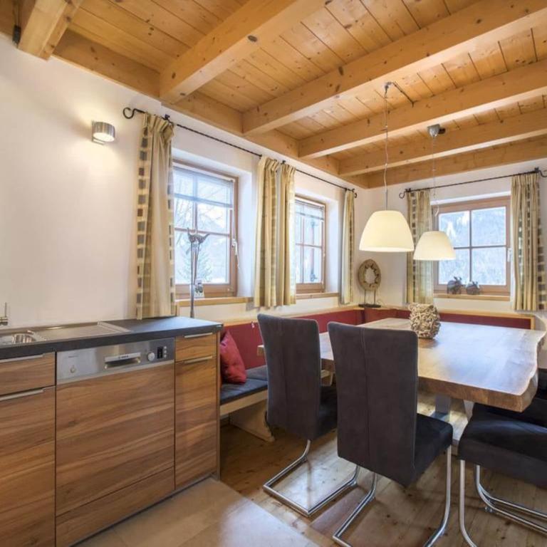 Chalet for 10 people with access to the swimming pool - Ferienhaus - 54
