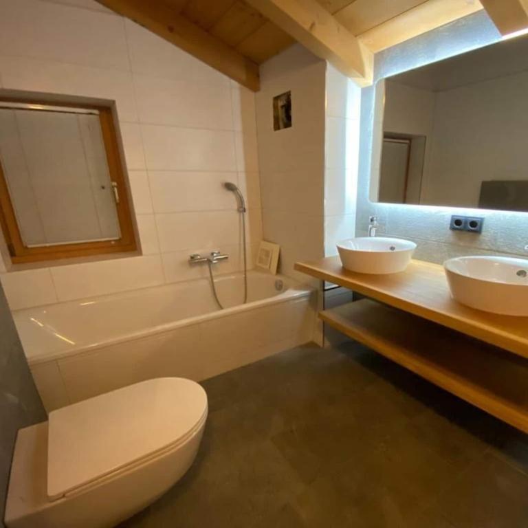 Chalet for 10 people with access to the swimming pool - Ferienhaus - 61