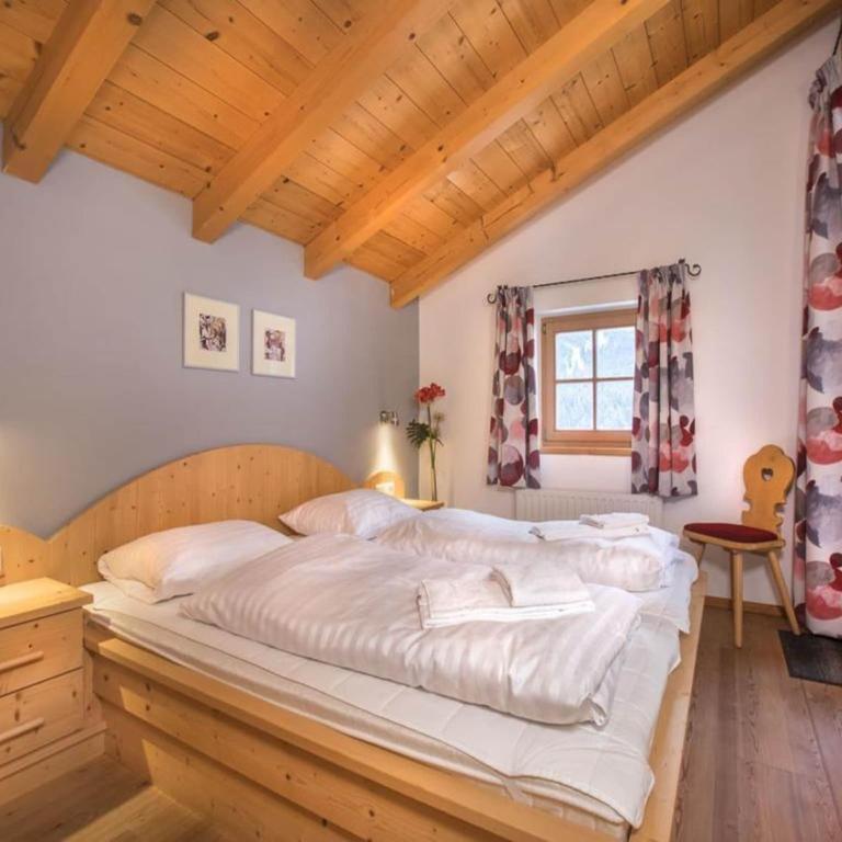 Chalet for 10 people with access to the swimming pool - Ferienhaus - 53