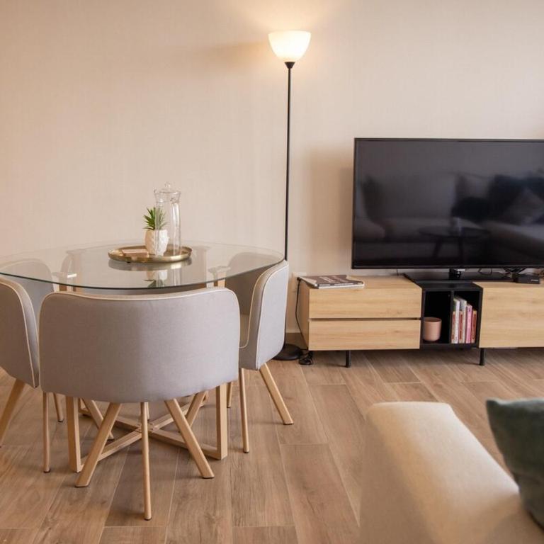 Elegant 2BR Condo in Colomos Providencia - Two-Bedroom Apartment - 7