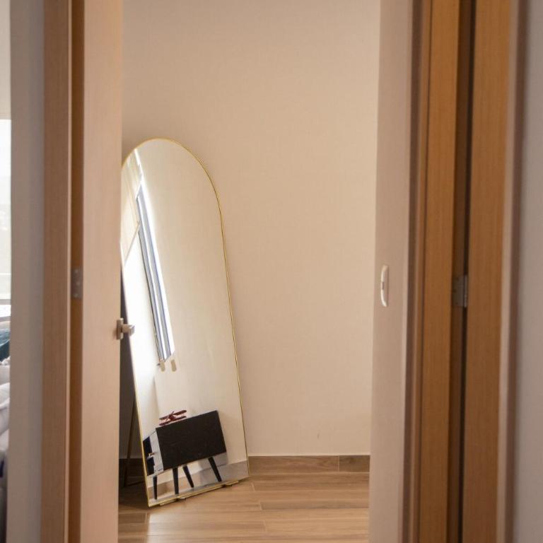 Elegant 2BR Condo in Colomos Providencia - Two-Bedroom Apartment - 10