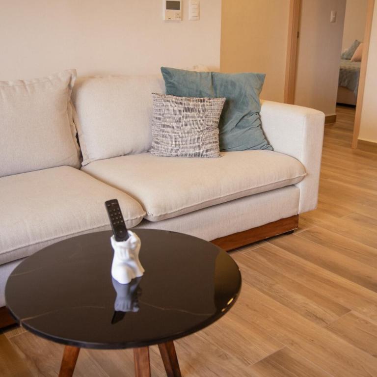 Elegant 2BR Condo in Colomos Providencia - Two-Bedroom Apartment - 23