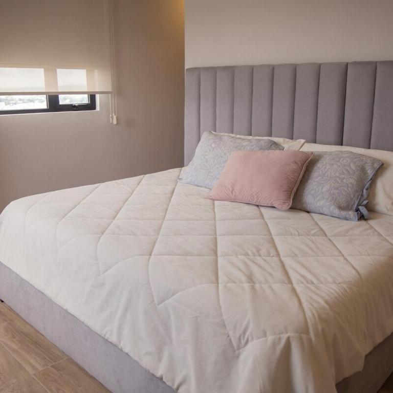 Elegant 2BR Condo in Colomos Providencia - Two-Bedroom Apartment - 25