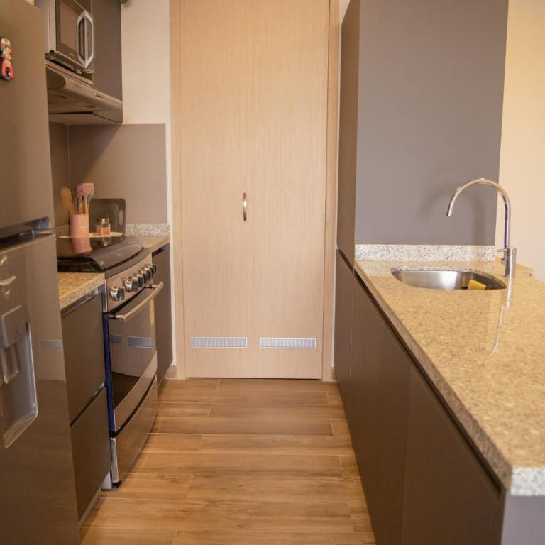 Elegant 2BR Condo in Colomos Providencia - Two-Bedroom Apartment - 36