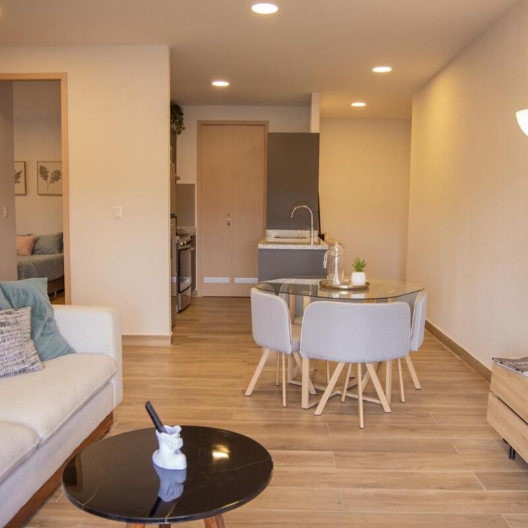 Elegant 2BR Condo in Colomos Providencia - Two-Bedroom Apartment - 40
