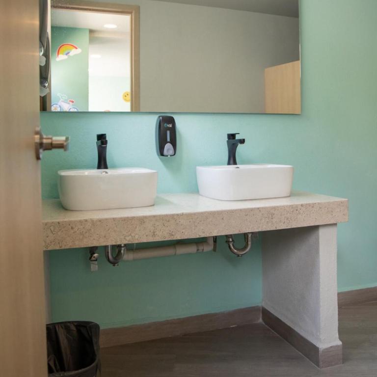 Elegant 2BR Condo in Colomos Providencia - Two-Bedroom Apartment - 44