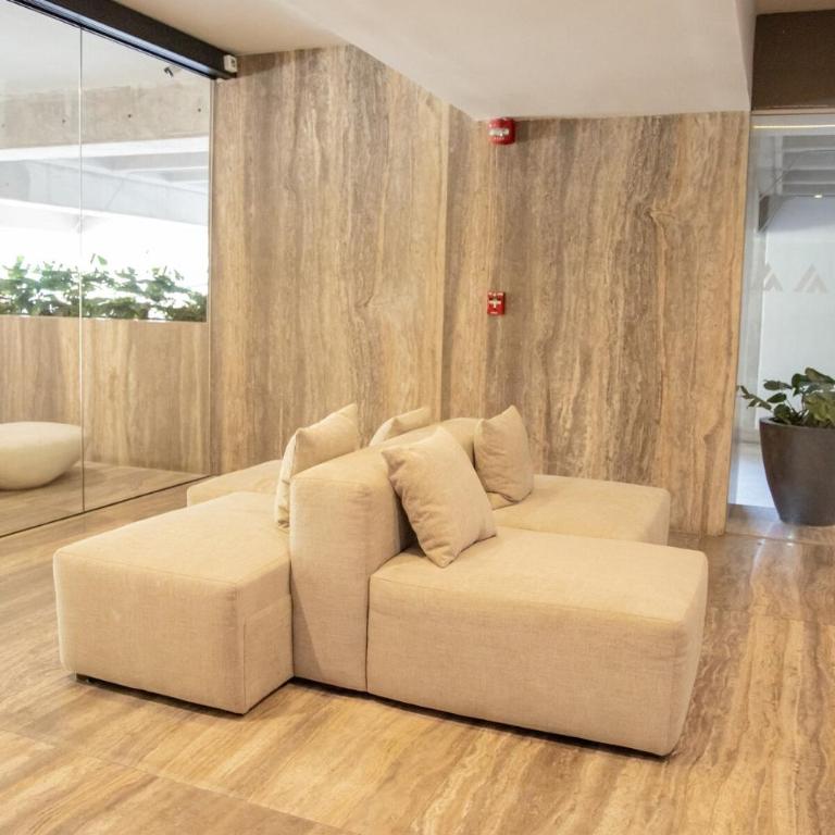 Elegant 2BR Condo in Colomos Providencia - Two-Bedroom Apartment - 45
