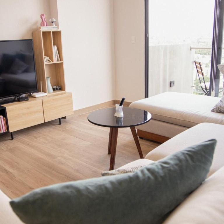 Elegant 2BR Condo in Colomos Providencia - Two-Bedroom Apartment - 60