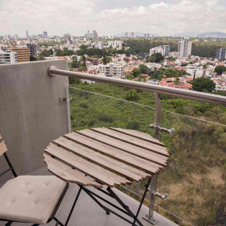 Elegant 2BR Condo in Colomos Providencia - Two-Bedroom Apartment - 67