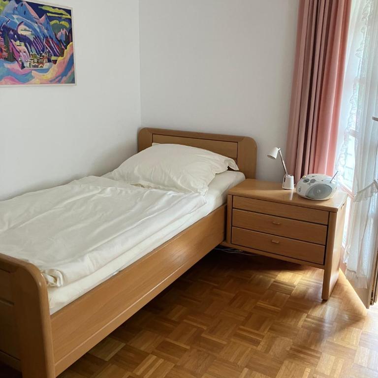 Ferienwohnung am Karlspark - Apartment mit Balkon - 14
