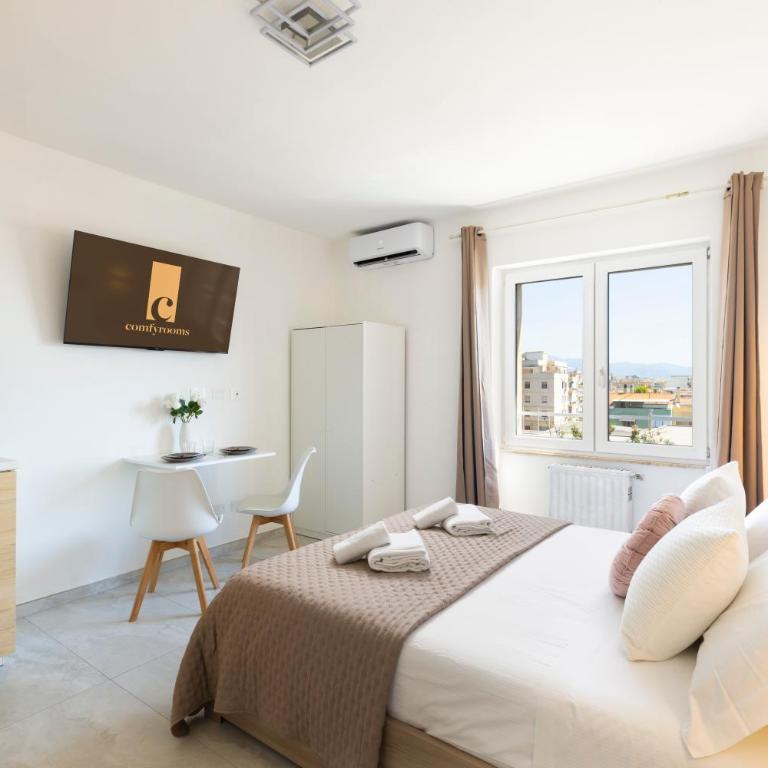 Comfyrooms - Camera Matrimoniale Superior - 1