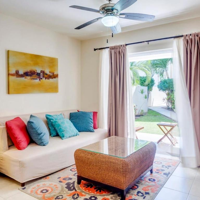 Pool, Gazebo, Parking, 2 Blocks to Beach & 5th Ave - Apartment - 5