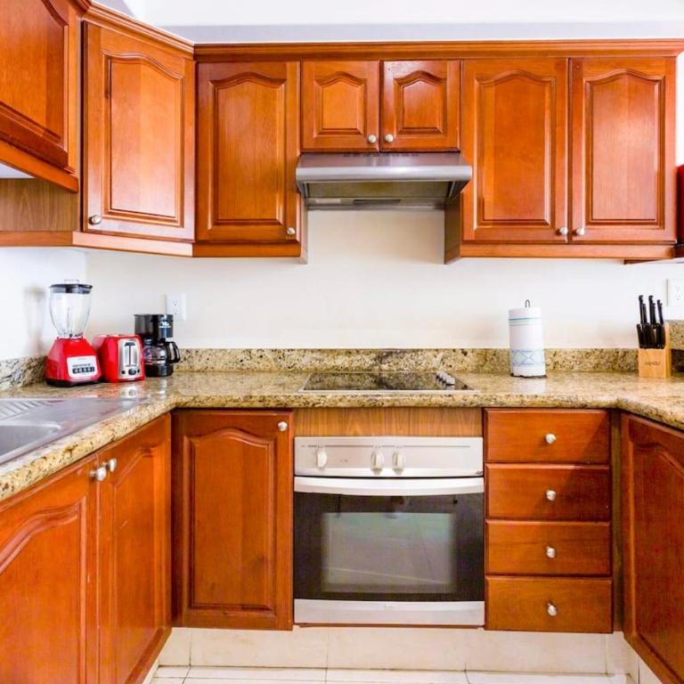 Pool, Gazebo, Parking, 2 Blocks to Beach & 5th Ave - Apartment - 9