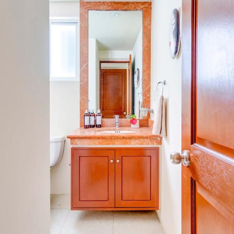 Pool, Gazebo, Parking, 2 Blocks to Beach & 5th Ave - Apartment - 19
