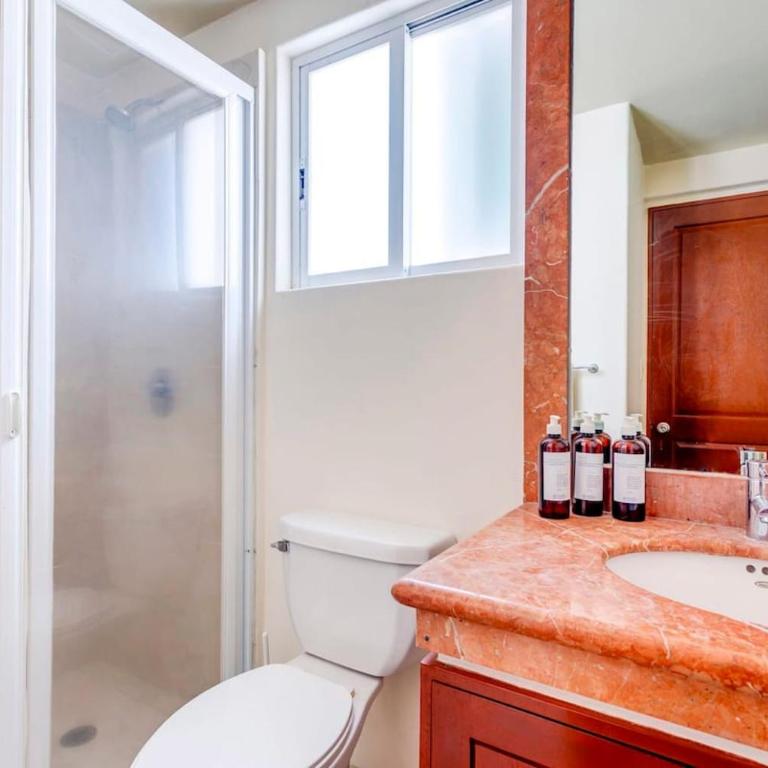 Pool, Gazebo, Parking, 2 Blocks to Beach & 5th Ave - Apartment - 20