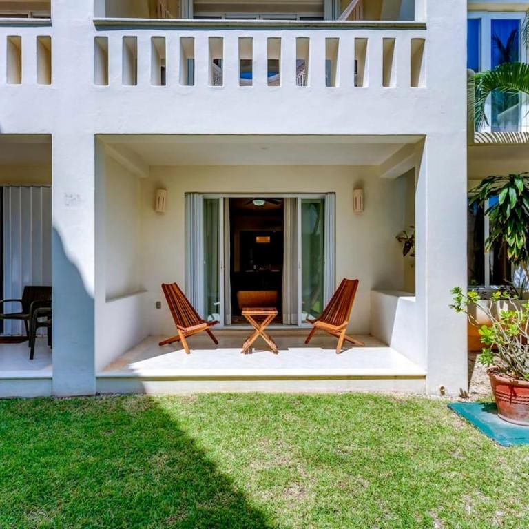 Pool, Gazebo, Parking, 2 Blocks to Beach & 5th Ave - Apartment - 22