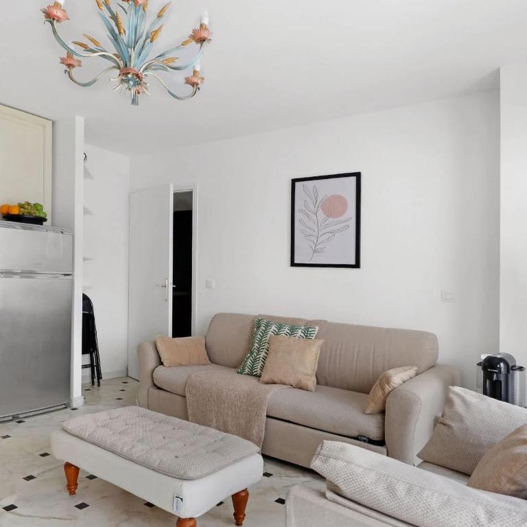 BnBNova - Madeleine & Champs-Élysées - 2BR 2BA with Balcony - Apartment - 6